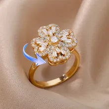 Anillo giratorio de trébol